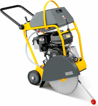 Резчик швов Wacker Neuson MFS-1350CE в прокат в Улан-Удэ. У нас лучшая цена за сутки! Возможность взять в аренду с выгодной скидкой до 40% при экспресс доставке 24/7. И помните, ночью стоимость еще дешевле на 30%! #арендапрокат #виброплита #выгодно